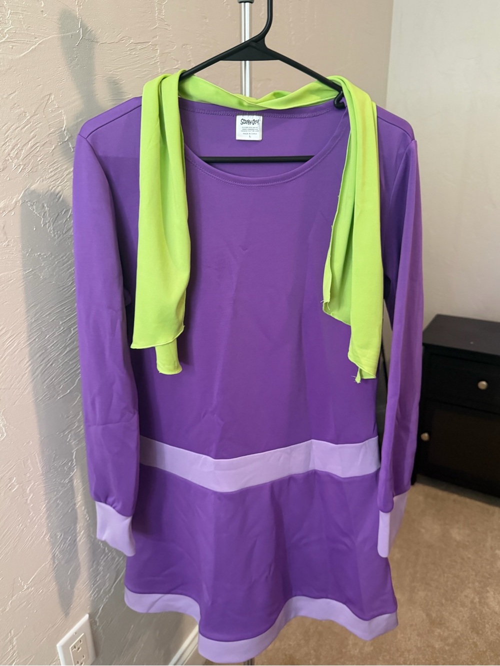 Spirit Daphne Blake Purple Costume with Green Scarf - Picture 3 of 7